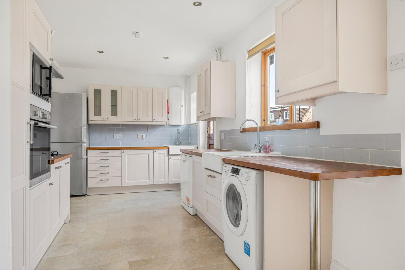 4 bed property in Gainsborough Road, Henley-On-Thames